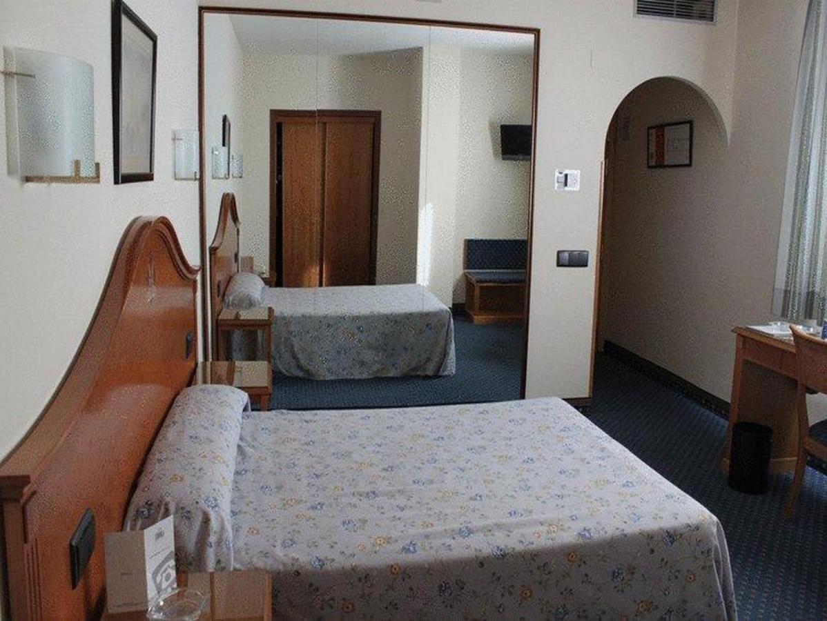 Hotel Ébora Talavera de la Reina Buitenkant foto