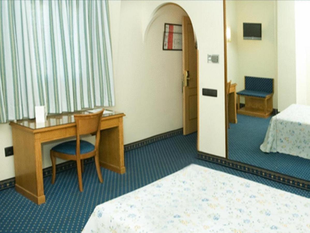 Hotel Ébora Talavera de la Reina Buitenkant foto